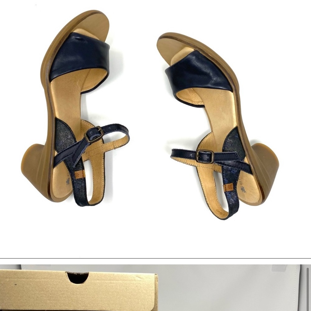 El Naturalista 5350 Aqua sandals in black leather